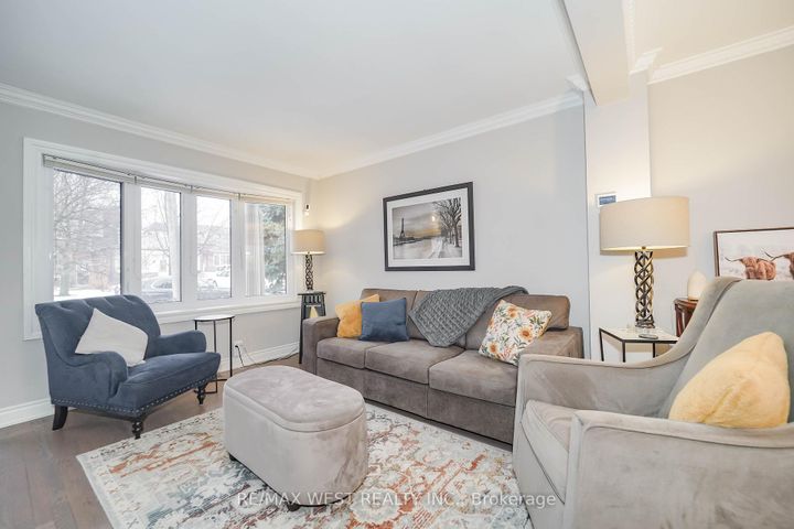 Photo 1 at 892 Sixth Street, Lakeview, Mississauga