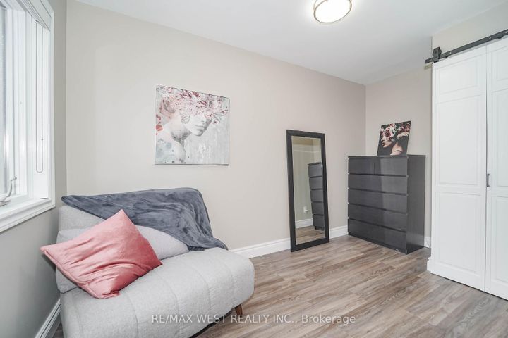 Photo 8 at 892 Sixth Street, Lakeview, Mississauga