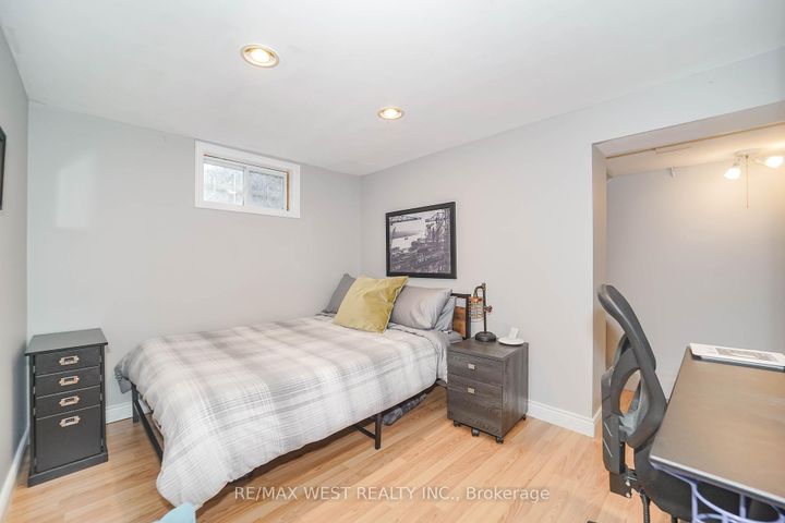 Photo 12 at 892 Sixth Street, Lakeview, Mississauga