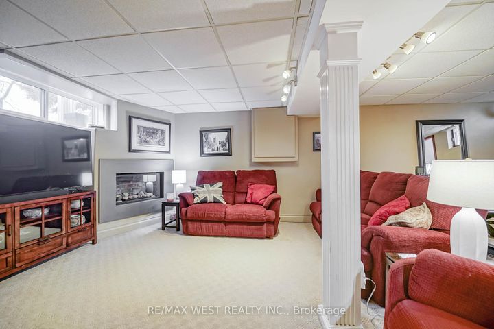 Photo 13 at 892 Sixth Street, Lakeview, Mississauga