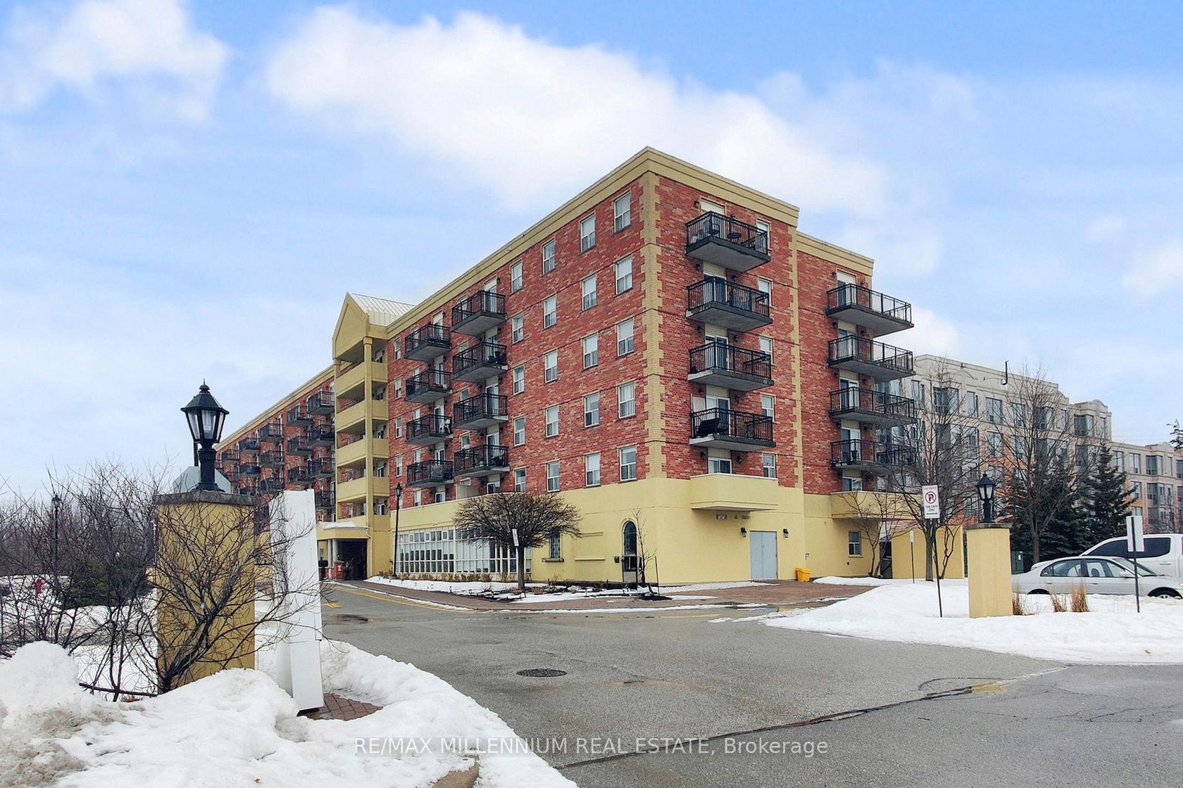 619 - 7373 Martingrove Road, Vaughan Grove, Vaughan by Loree Meneguzzi Real Estate 619 - 7373 Martingrove Road, Vaughan Grove, Vaughan