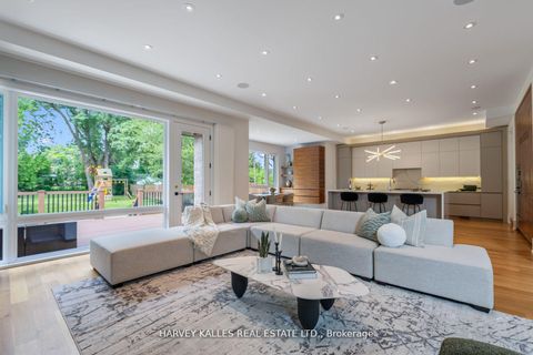 Photo 19 at 64 Centre Avenue, Newtonbrook East, Toronto