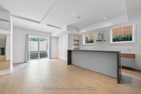 Photo 31 at 64 Centre Avenue, Newtonbrook East, Toronto