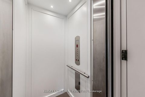 Photo 34 at 64 Centre Avenue, Newtonbrook East, Toronto