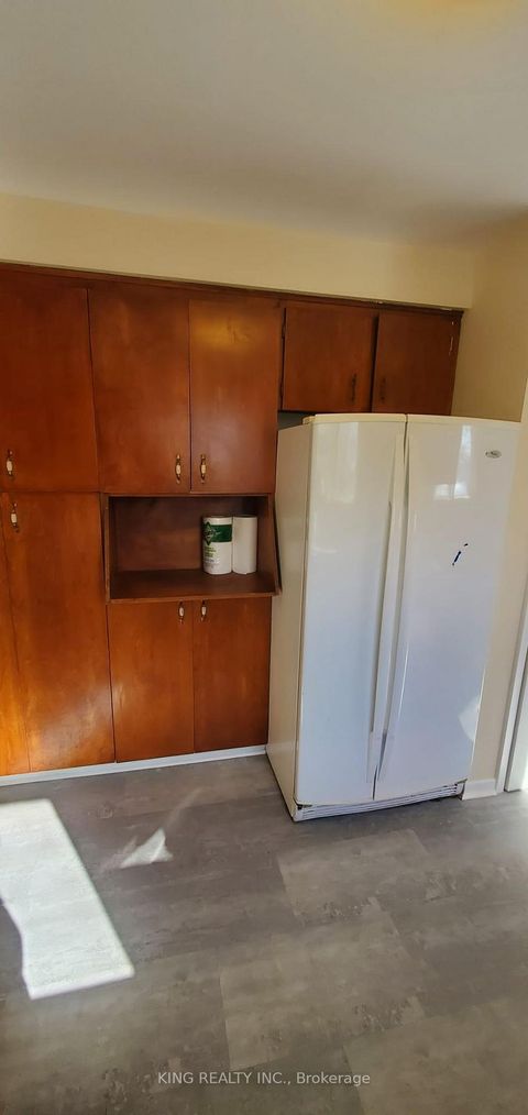 Photo 8 at 3403 Jolliffe Avenue, Malton, Mississauga