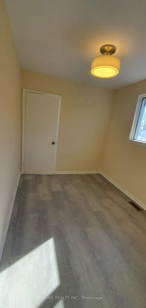 Photo 12 at 3403 Jolliffe Avenue, Malton, Mississauga