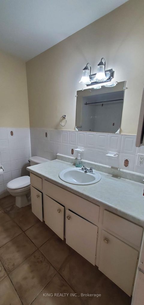 Photo 14 at 3403 Jolliffe Avenue, Malton, Mississauga