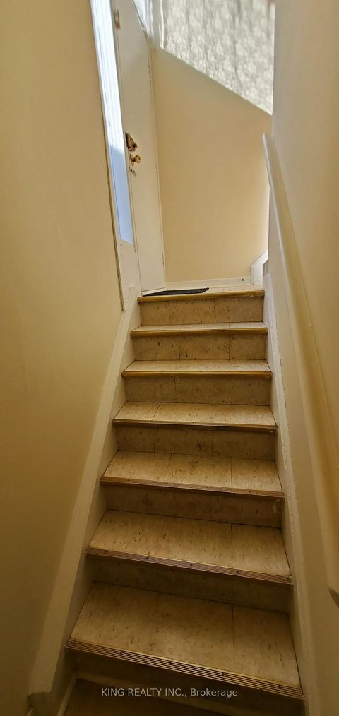 Photo 20 at 3403 Jolliffe Avenue, Malton, Mississauga