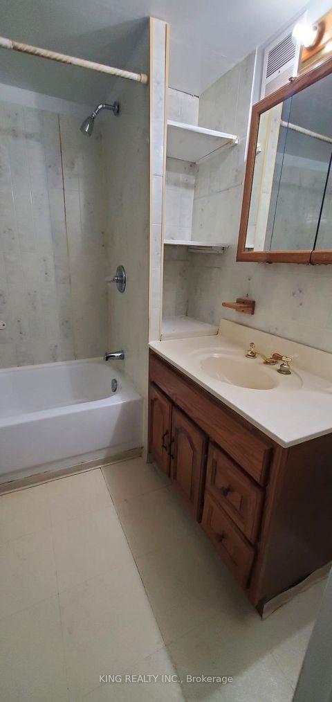 Photo 24 at 3403 Jolliffe Avenue, Malton, Mississauga