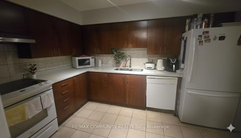 Photo 8 at 907 - 260 Davis Drive, Central Newmarket, Newmarket