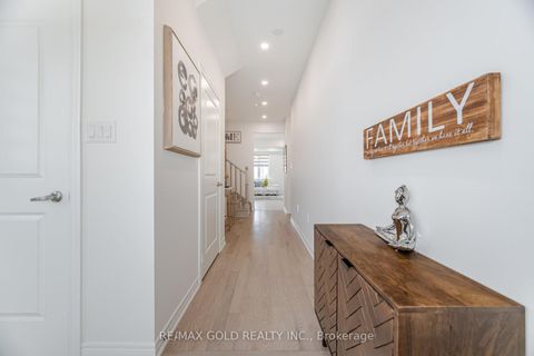 Photo 1 at 162 Hartington Street, Kleinburg, Vaughan