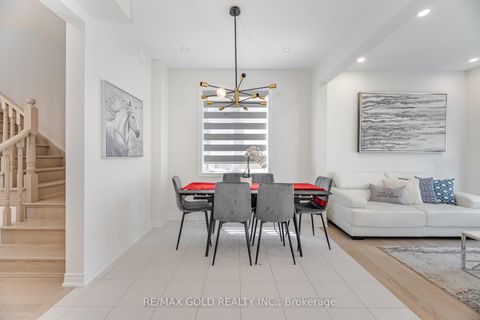 Photo 2 at 162 Hartington Street, Kleinburg, Vaughan