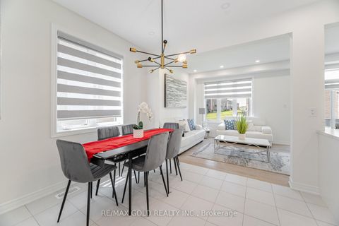 Photo 3 at 162 Hartington Street, Kleinburg, Vaughan