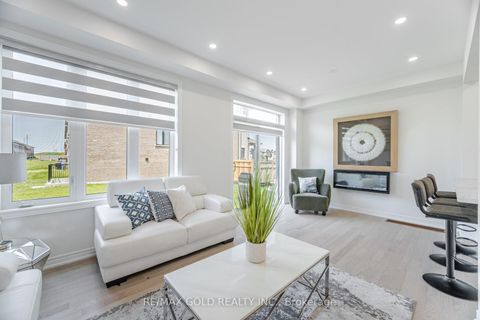 Photo 6 at 162 Hartington Street, Kleinburg, Vaughan