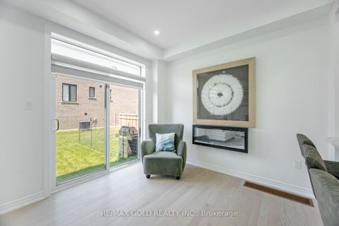 Photo 7 at 162 Hartington Street, Kleinburg, Vaughan