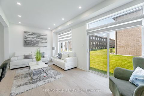 Photo 8 at 162 Hartington Street, Kleinburg, Vaughan