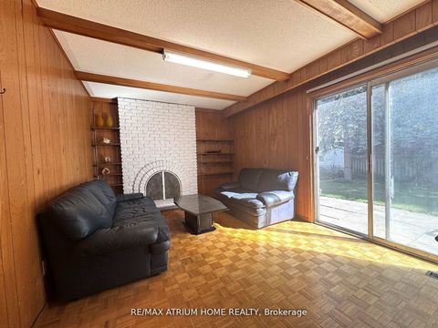 Photo 6 at 9 Crossen Drive, Newtonbrook West, Toronto