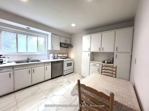 Photo 9 at 9 Crossen Drive, Newtonbrook West, Toronto