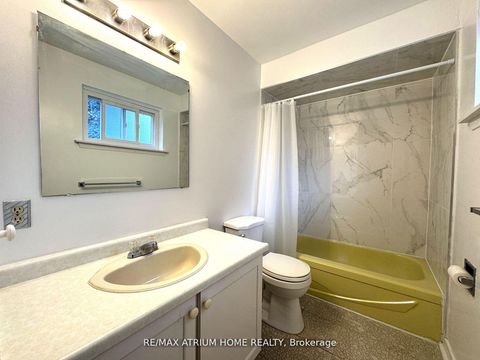 Photo 16 at 9 Crossen Drive, Newtonbrook West, Toronto