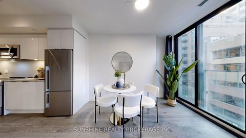 Photo 24 at 422 - 25 Richmond Street E, Yonge Corridor, Toronto