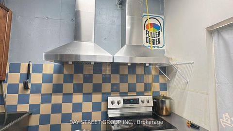 Photo 5 at 23 - 15 Northtown Way, Willowdale East, Toronto