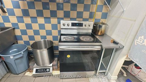 Photo 9 at 23 - 15 Northtown Way, Willowdale East, Toronto