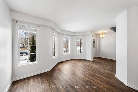 Photo 6 at 34 Castle Park Boulevard, Sonoma Heights, Vaughan