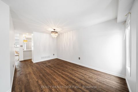 Photo 10 at 34 Castle Park Boulevard, Sonoma Heights, Vaughan