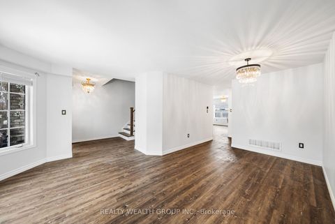 Photo 11 at 34 Castle Park Boulevard, Sonoma Heights, Vaughan