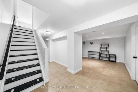 Photo 31 at 34 Castle Park Boulevard, Sonoma Heights, Vaughan