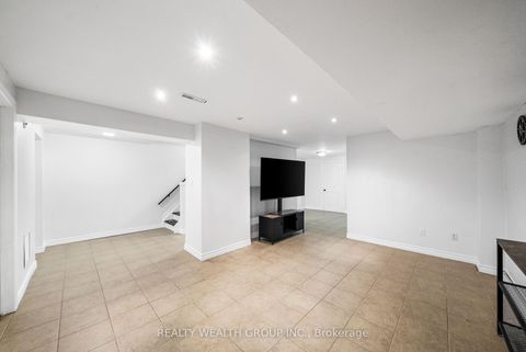 Photo 33 at 34 Castle Park Boulevard, Sonoma Heights, Vaughan