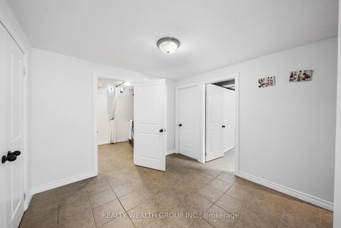 Photo 35 at 34 Castle Park Boulevard, Sonoma Heights, Vaughan