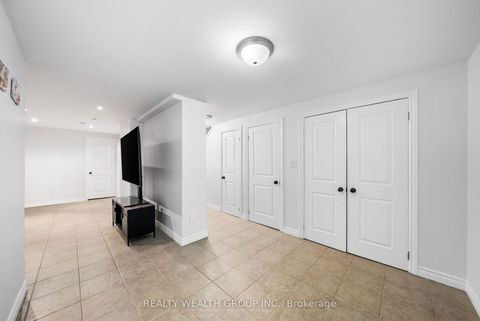 Photo 37 at 34 Castle Park Boulevard, Sonoma Heights, Vaughan