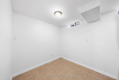 Photo 38 at 34 Castle Park Boulevard, Sonoma Heights, Vaughan