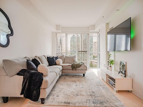 Photo 1 at 1009 - 1 The Esplanade, Waterfront Communities C8, Toronto