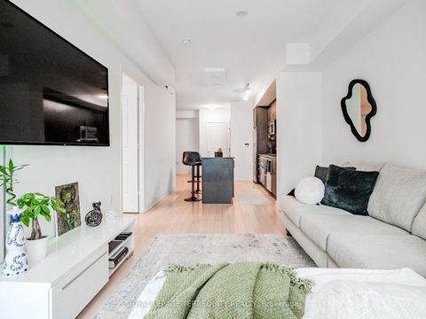 Photo 4 at 1009 - 1 The Esplanade, Waterfront Communities C8, Toronto