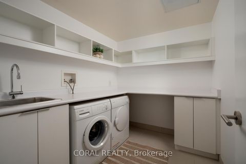 Photo 4 at 3705 - 180 University Avenue, Bay Street Corridor, Toronto