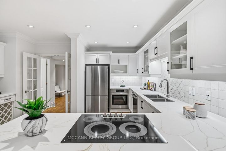 Photo 12 at 294 Erskine Avenue, Mount Pleasant East, Toronto