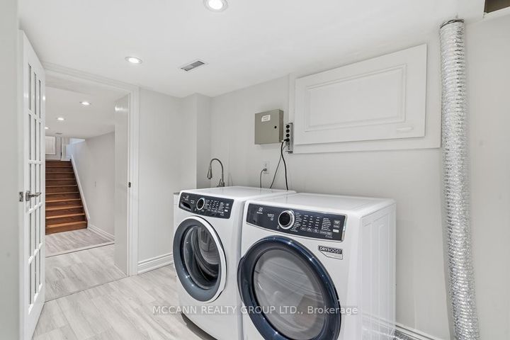 Photo 39 at 294 Erskine Avenue, Mount Pleasant East, Toronto