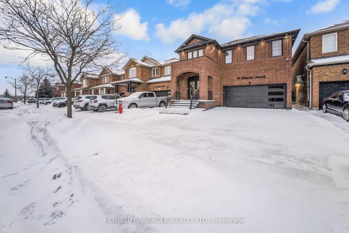 Photo 1 at 18 Dawes Road, Credit Valley, Brampton