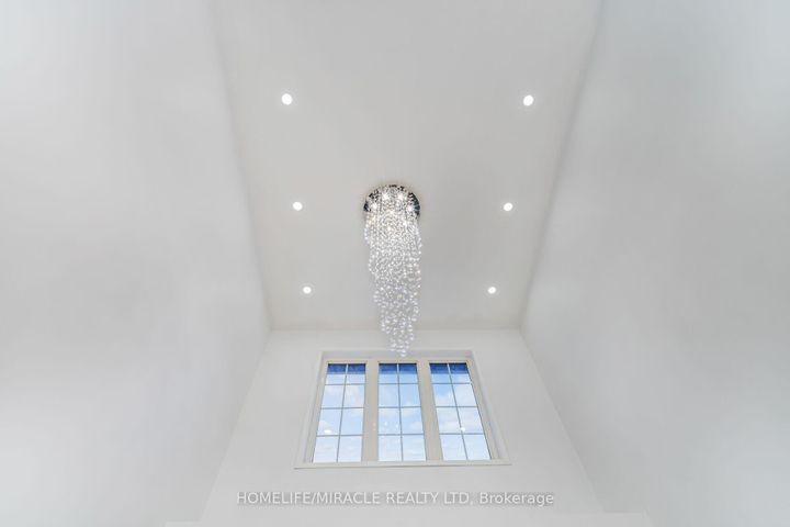 Photo 7 at 18 Dawes Road, Credit Valley, Brampton