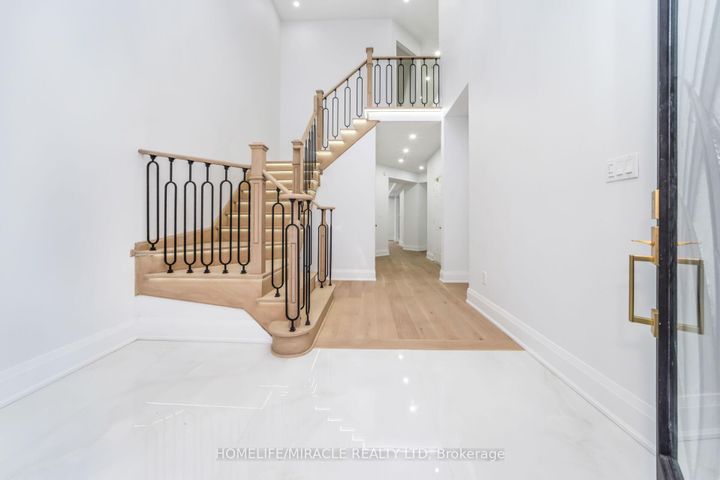 Photo 10 at 18 Dawes Road, Credit Valley, Brampton