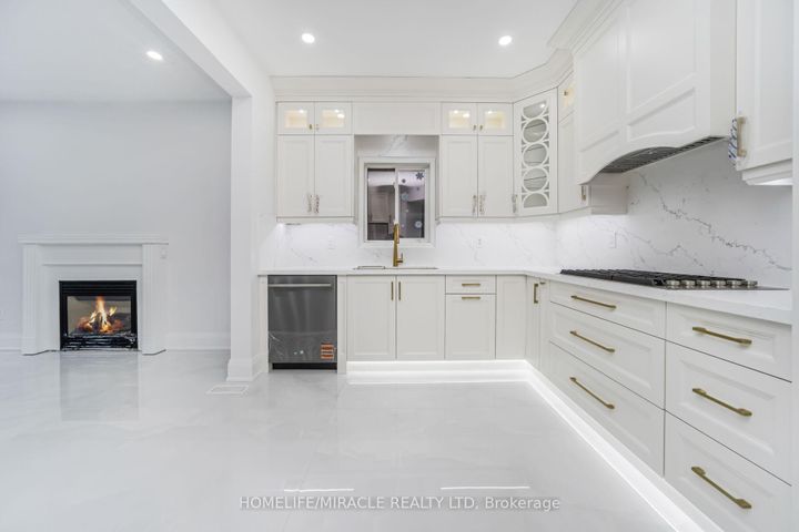 Photo 12 at 18 Dawes Road, Credit Valley, Brampton