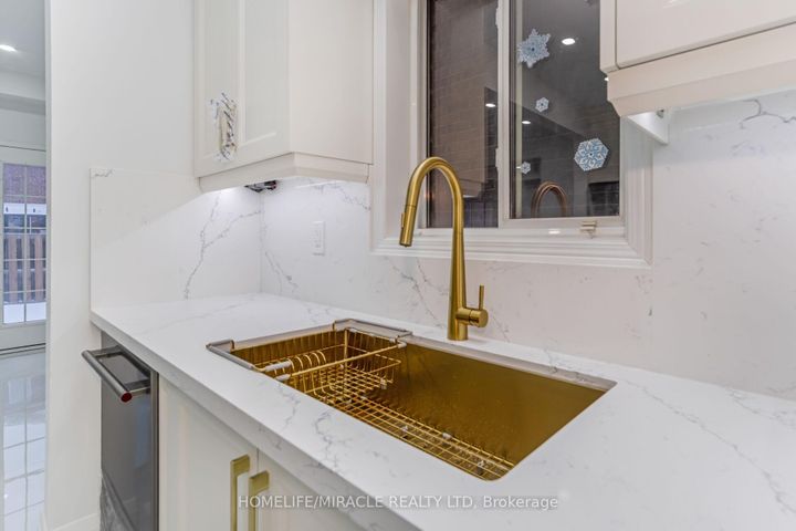 Photo 15 at 18 Dawes Road, Credit Valley, Brampton