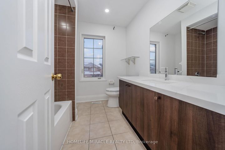 Photo 31 at 18 Dawes Road, Credit Valley, Brampton