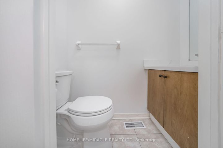 Photo 33 at 18 Dawes Road, Credit Valley, Brampton