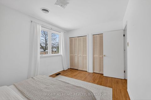 Photo 9 at 30 Ptarmigan Crescent, Donalda, Toronto
