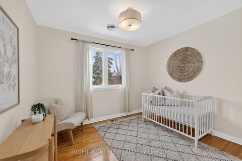 Photo 10 at 30 Ptarmigan Crescent, Donalda, Toronto