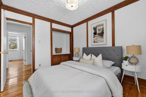 Photo 13 at 30 Ptarmigan Crescent, Donalda, Toronto