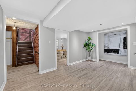 Photo 15 at 30 Ptarmigan Crescent, Donalda, Toronto